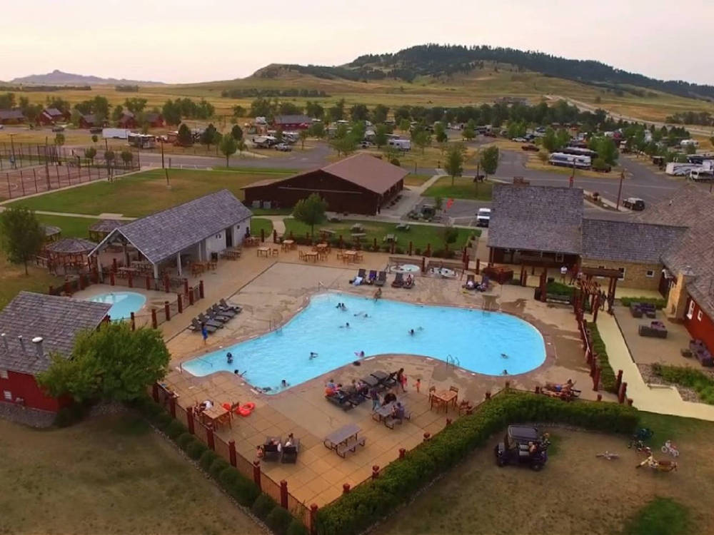 Birdseye view of Elkhorn Ridge Resort Pool Area