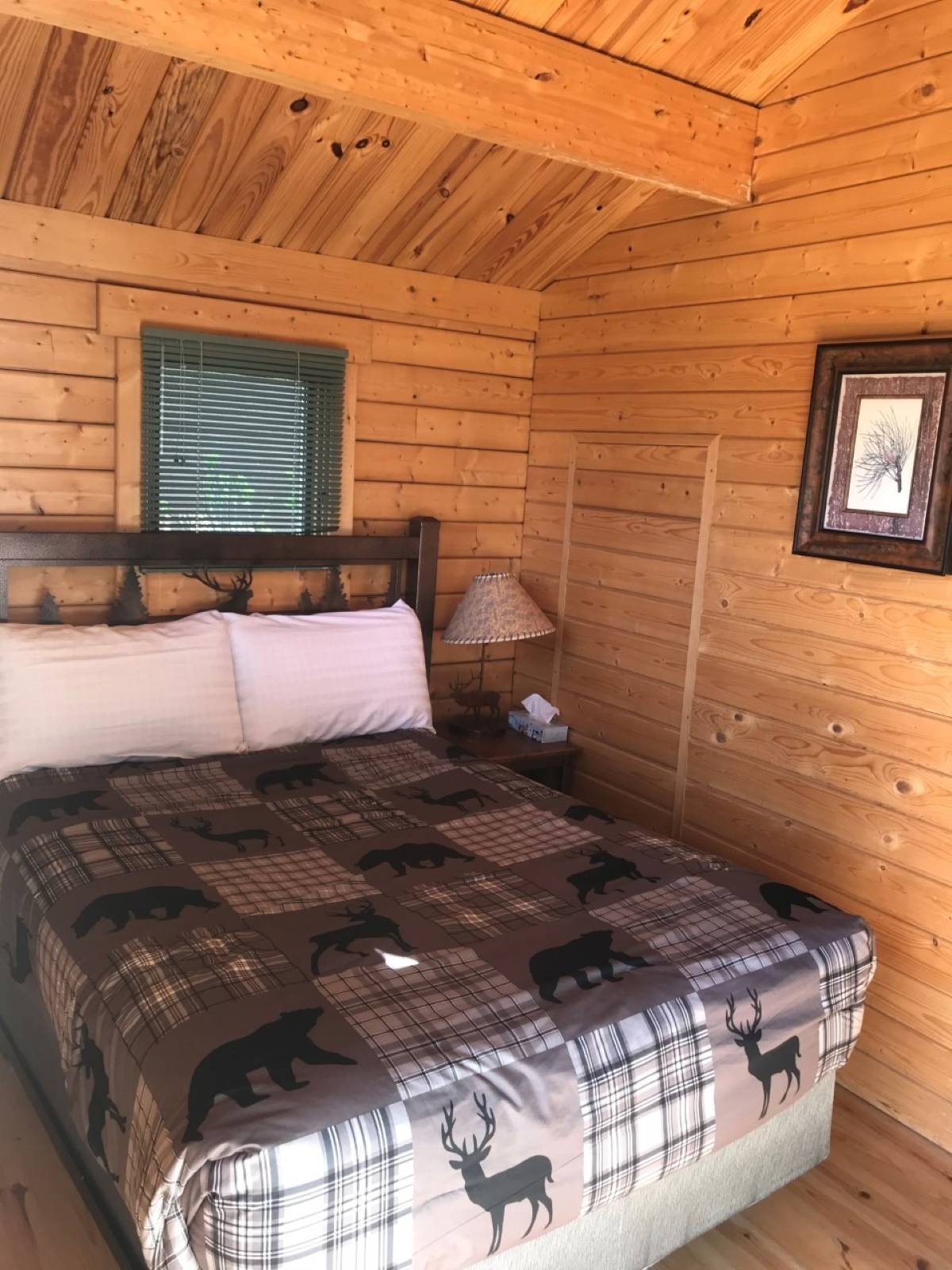 Small cabin queen bed